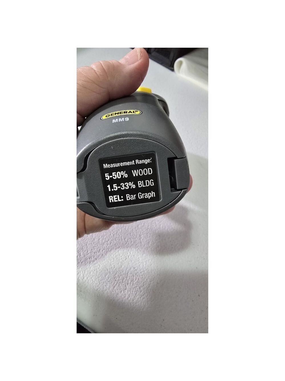 MM9 Gray and Yellow Moisture Meter - Handheld Kitchen Tool - Picture 4 of 7